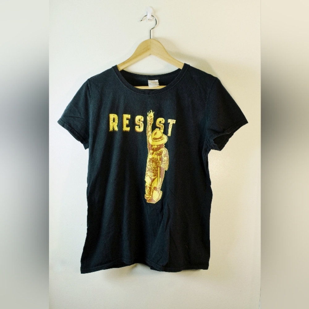 Rare Vintage Smokey The Bear 'Resist' T-shirt, Sz Large